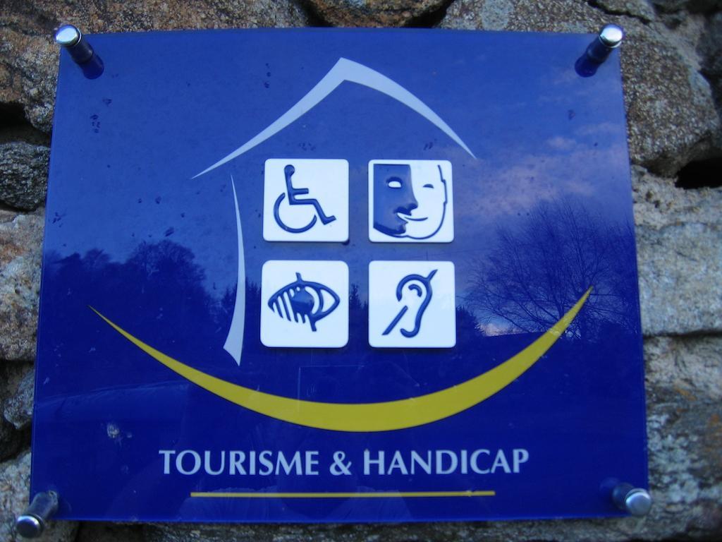 La Ferme Des Genets Bed and Breakfast Medeyrolles Zewnętrze zdjęcie