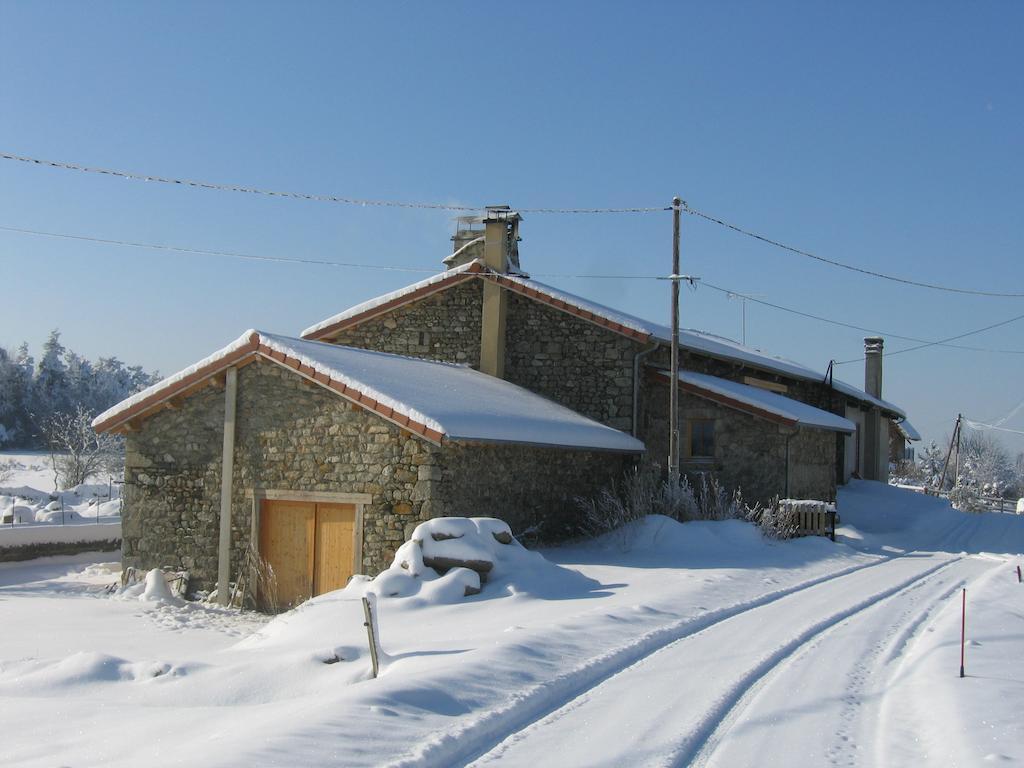 La Ferme Des Genets Bed and Breakfast Medeyrolles Zewnętrze zdjęcie