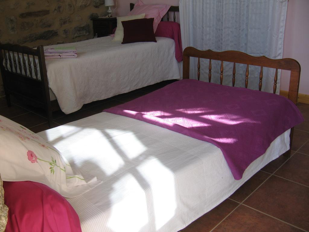 La Ferme Des Genets Bed and Breakfast Medeyrolles Pokój zdjęcie