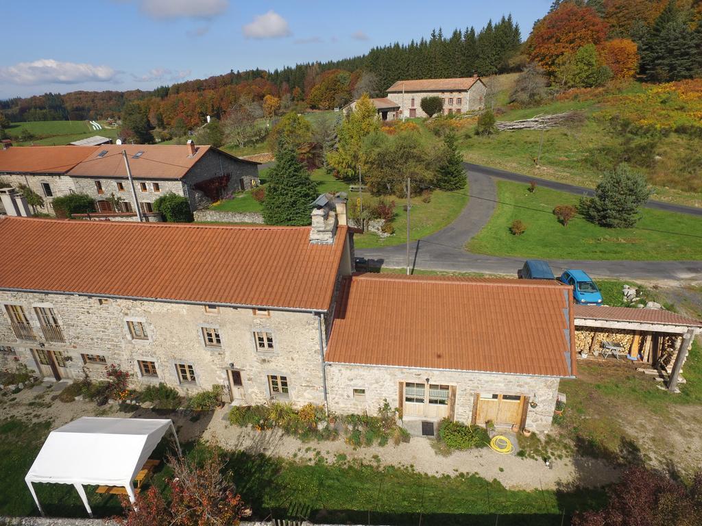 La Ferme Des Genets Bed and Breakfast Medeyrolles Zewnętrze zdjęcie
