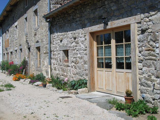 La Ferme Des Genets Bed and Breakfast Medeyrolles Zewnętrze zdjęcie